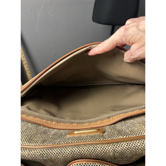 Vintage Samsonite Tweed Luggage. Overnight bag. Carry on. Travel. Classic. - Picture 7 of 8